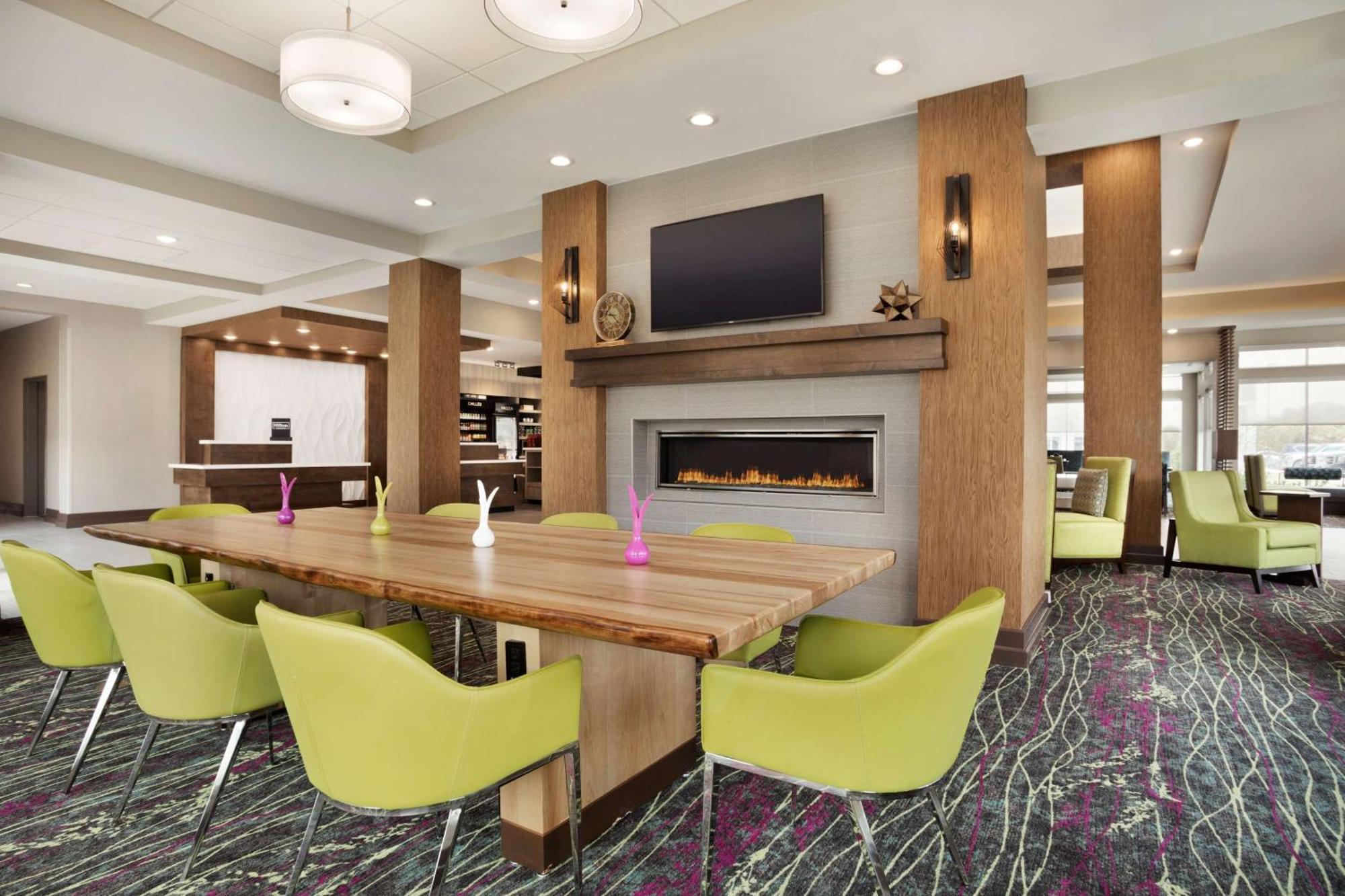 Hilton Garden Inn Houston-Baytown Exterior photo
