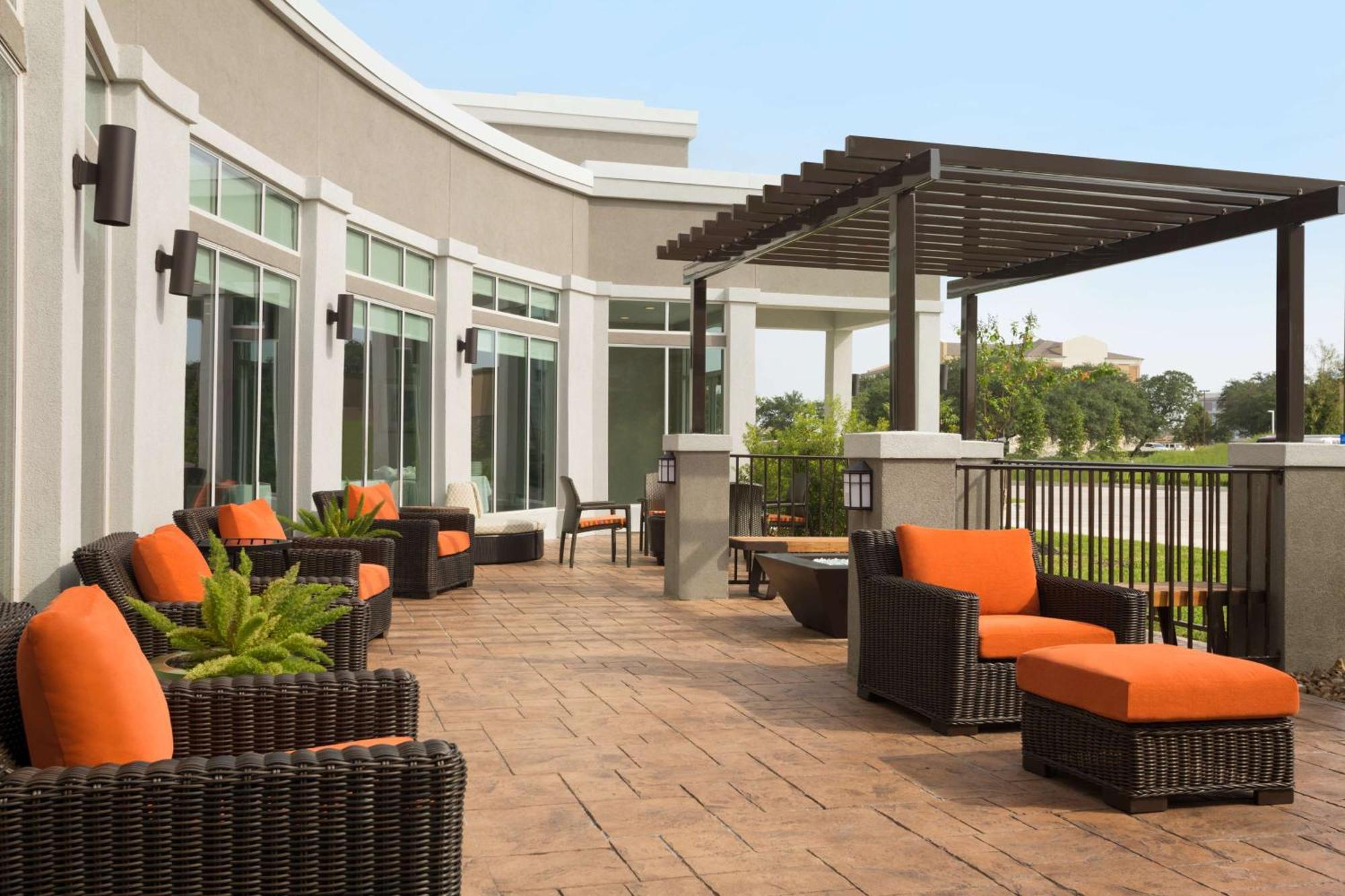 Hilton Garden Inn Houston-Baytown Exterior photo